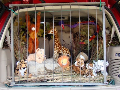 lion king trunk or treat decoration